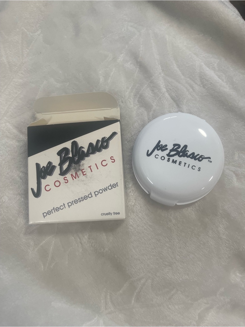 Joe Blasco Cosmetics Perfect Pressed Powder - White Compact